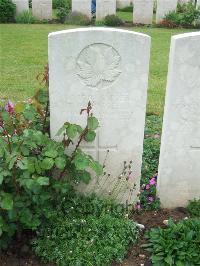 Etaples Military Cemetery - Chappell, T R